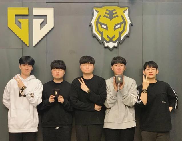 激情四射的 激情四射的